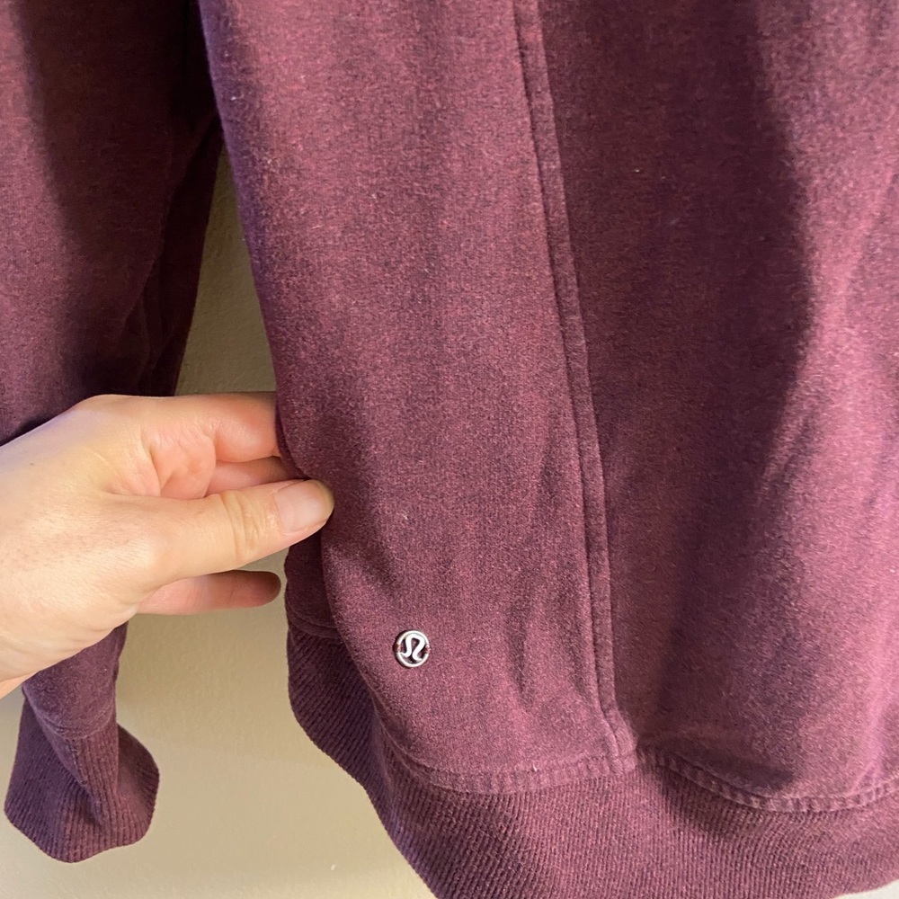 Lululemon Athletica Burgundy Turtleneck Sweatshirt Sz 8 - Picture 6 of 7